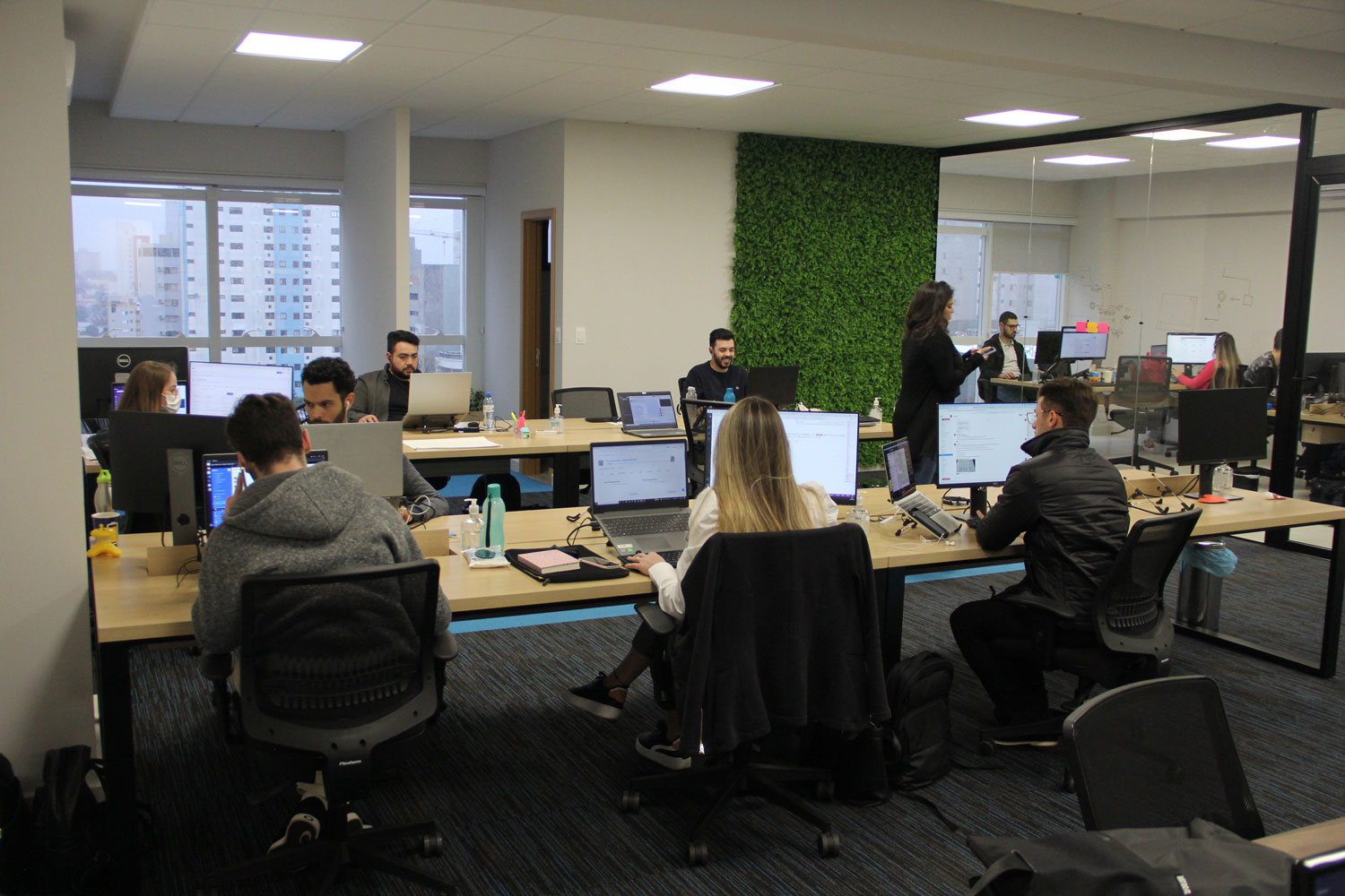 Tecnologia auxilia a agilizar processos, como a liberação de alvarás, no ramo da construção civil