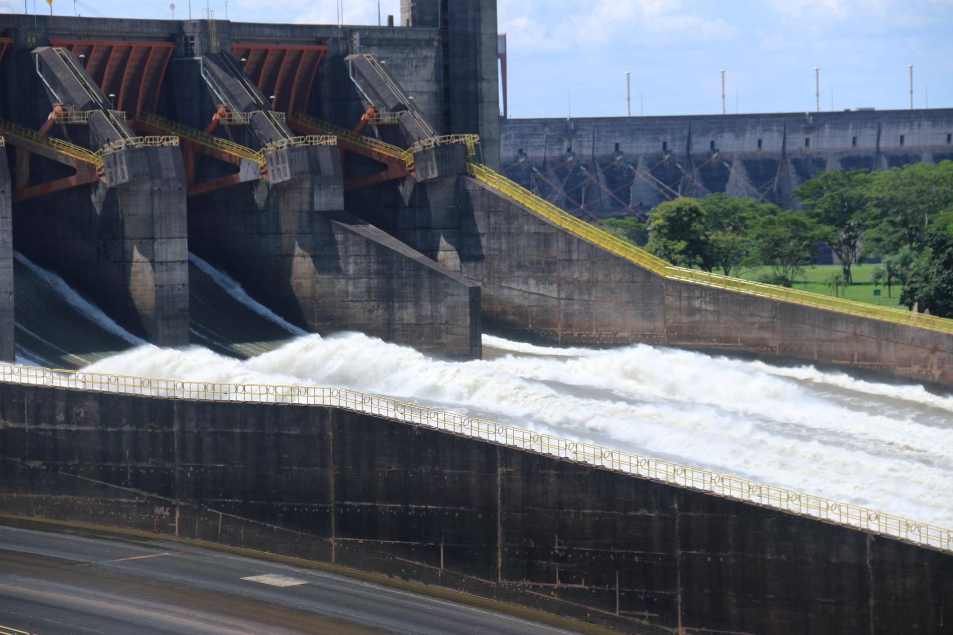 usina-hidrelétrica-itaipu