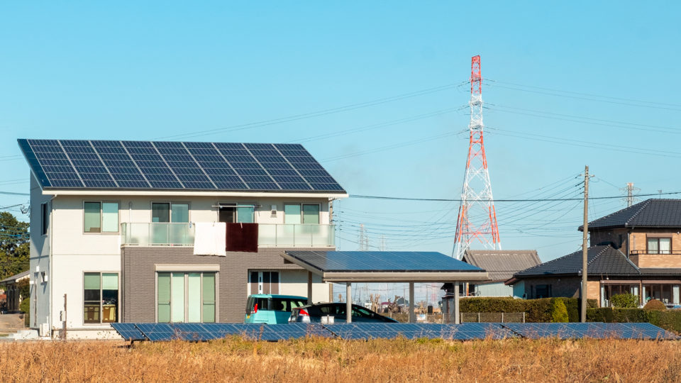 O sistema on grid de energia trabalha conectado à rede local de energia elétrica