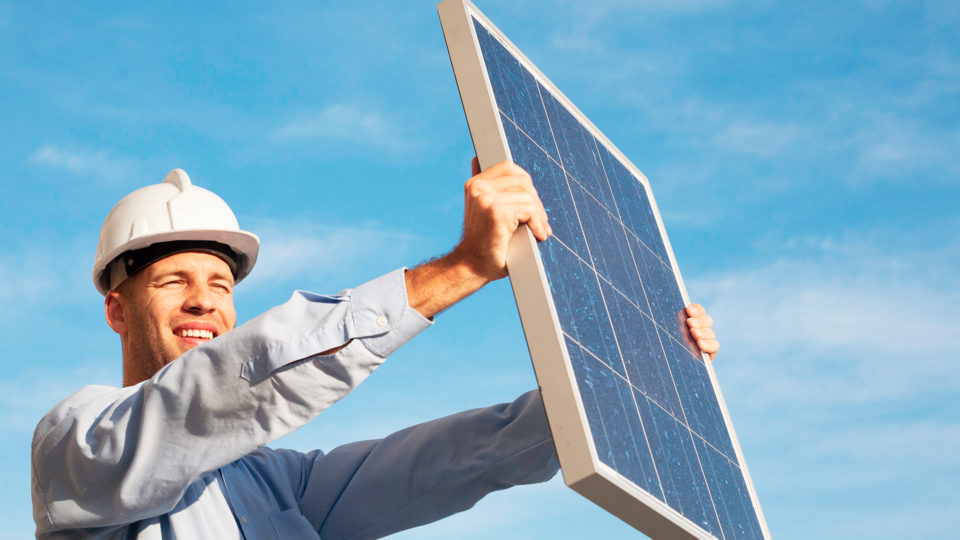 No Brasil, apenas 2,2% das residências aptas para usar energia solar a utilizam