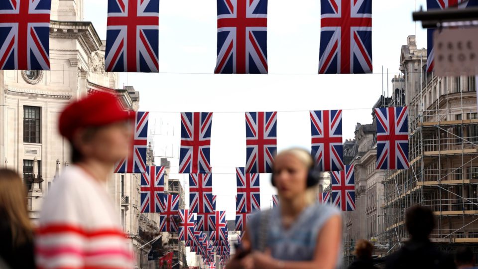 Regent-Street-Londres-Coroação-Rei-Charles