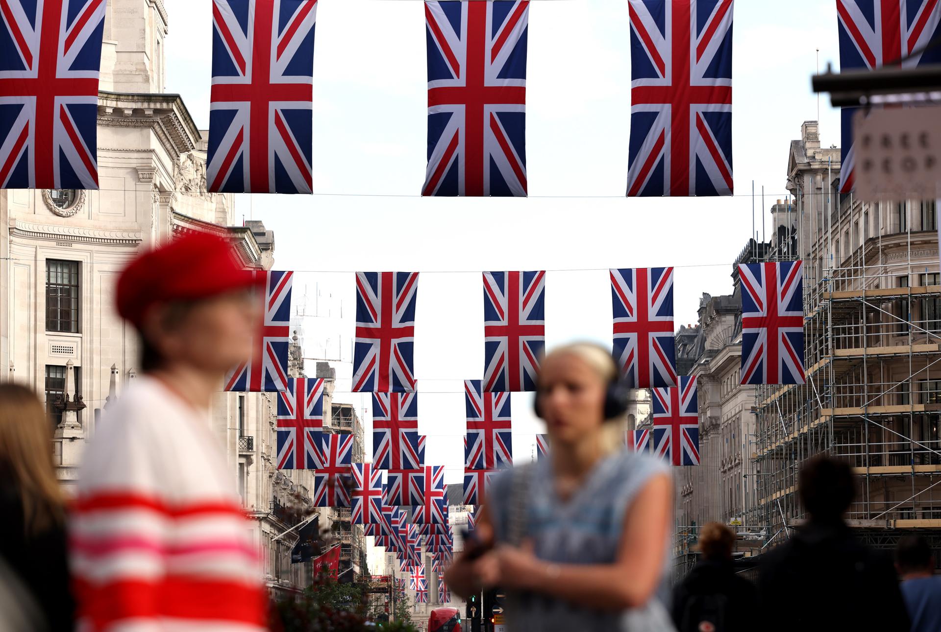 Regent-Street-Londres-Coroação-Rei-Charles