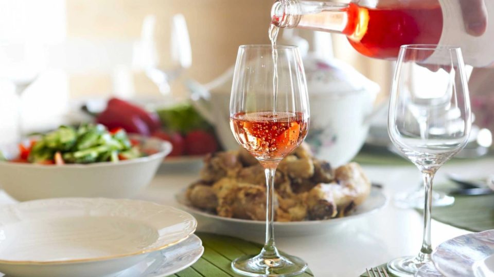 Lançamento do primeiro vinho Chadonnay Rosé do mundo com a presença dos enólogos da Bodega Três Amigos.