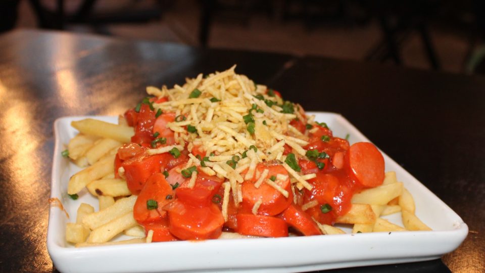 A quinta edição do Festival da Batata Frita, em Curitiba, oferece opções salgadas e doces, a um preço fixo de R$17,90.