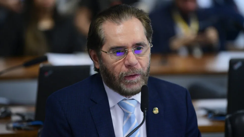 senador plínio valério
