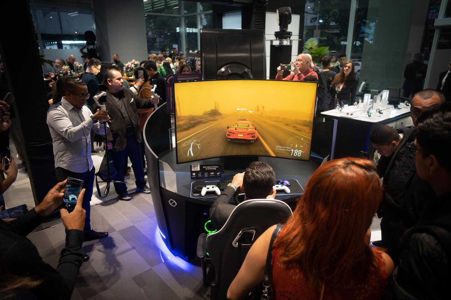 Galeria Avanti comercializa artigos sofisticados, como uma televisão Samsung de US$ 110 mil