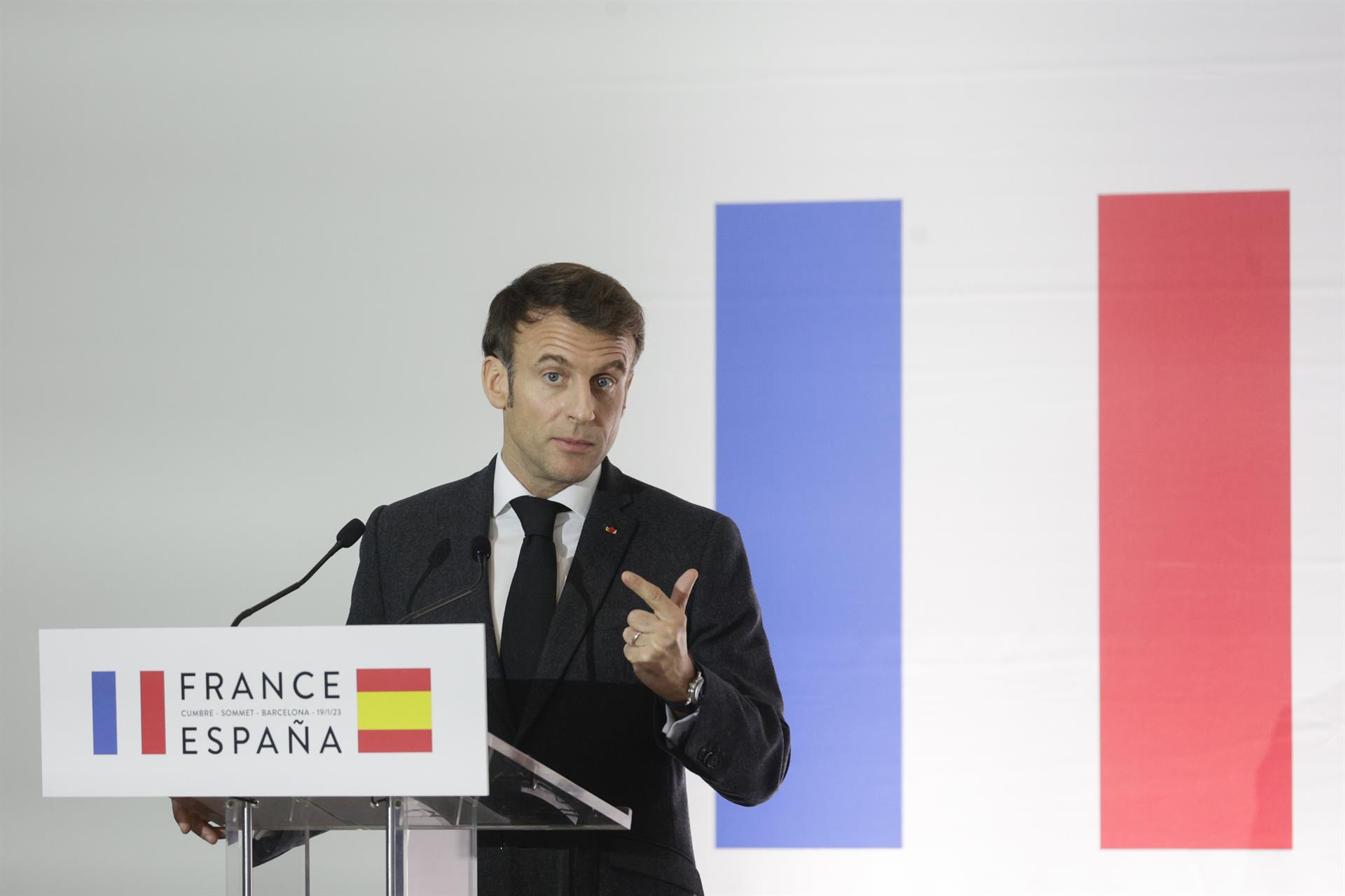 Presidente da França, Emmanuel Macron, em encontro bilateral em Barcelona, Espanha, janeiro de 2023.