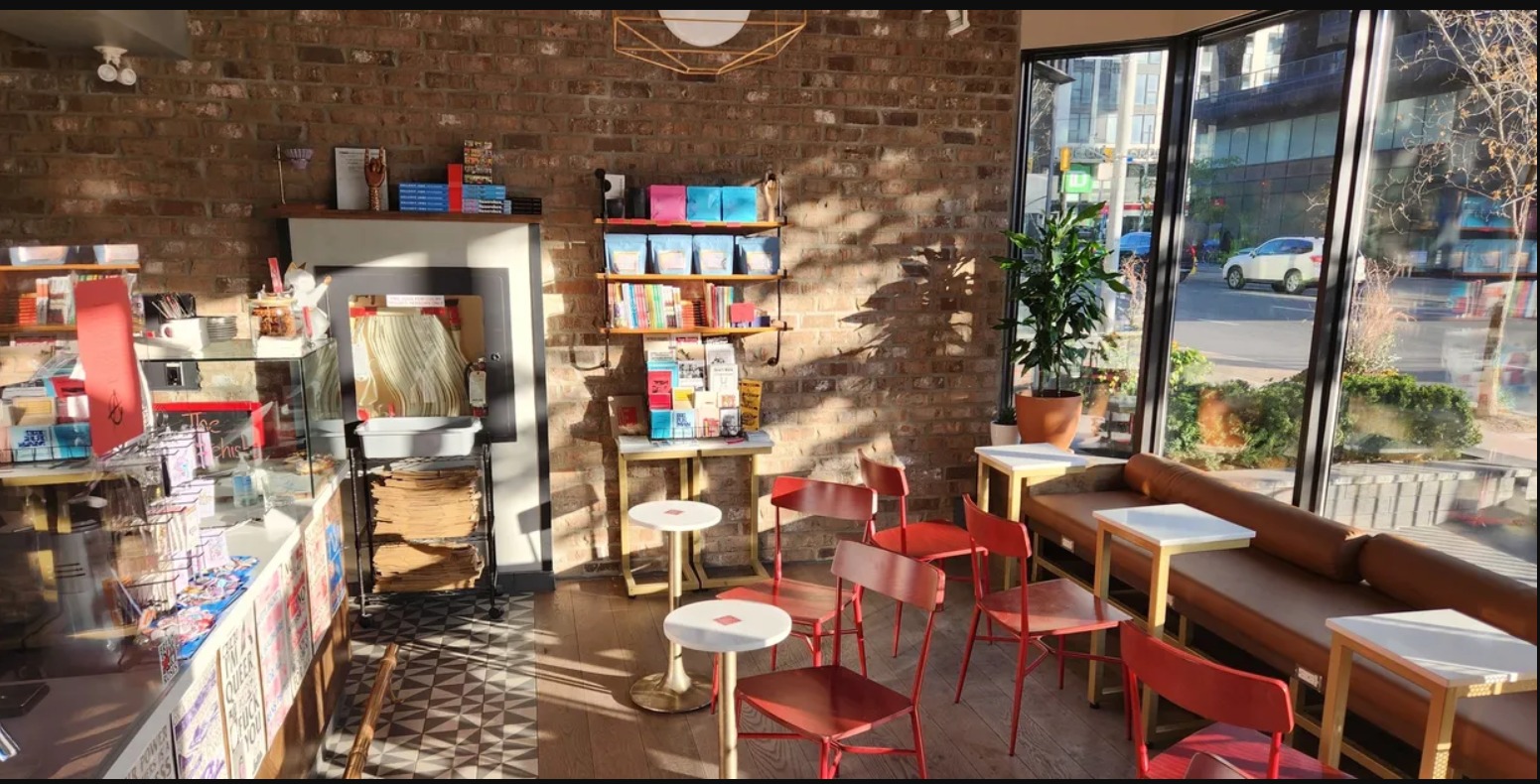 Fundado em março de 2022, café “O Anarquista”, em Toronto, no Canadá, ganhou sobrevida com doações financeiras