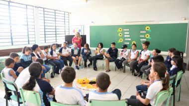 Alunos da rede pública de Maringá em prática de justiça restaurativa