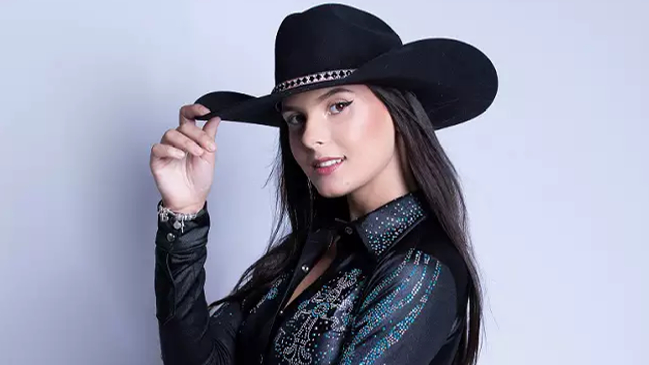 Ana Castela: cantora de 19 anos é o símbolo de uma geração de artistas que se orgulham de ser "agro".