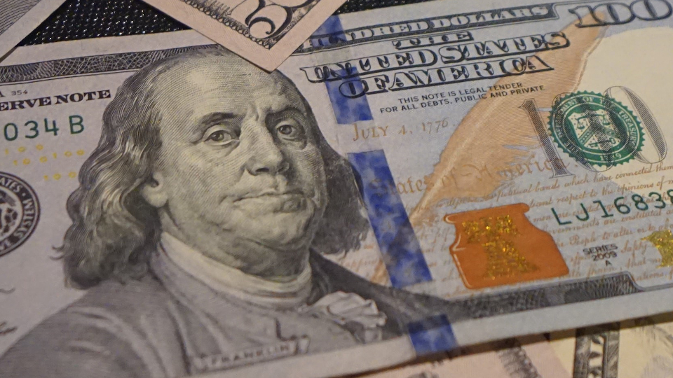 Ouro em alta e dólar sob pressão: o que impulsionou 2025 e o que esperar em 2026