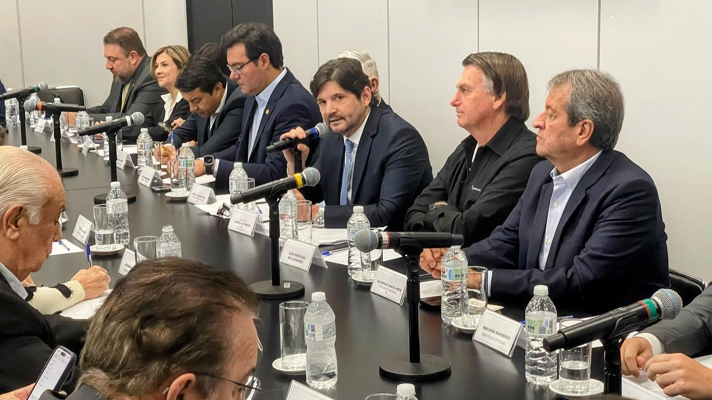 Bolsonaro debate a eleição municipal de SP com a bancada do PL