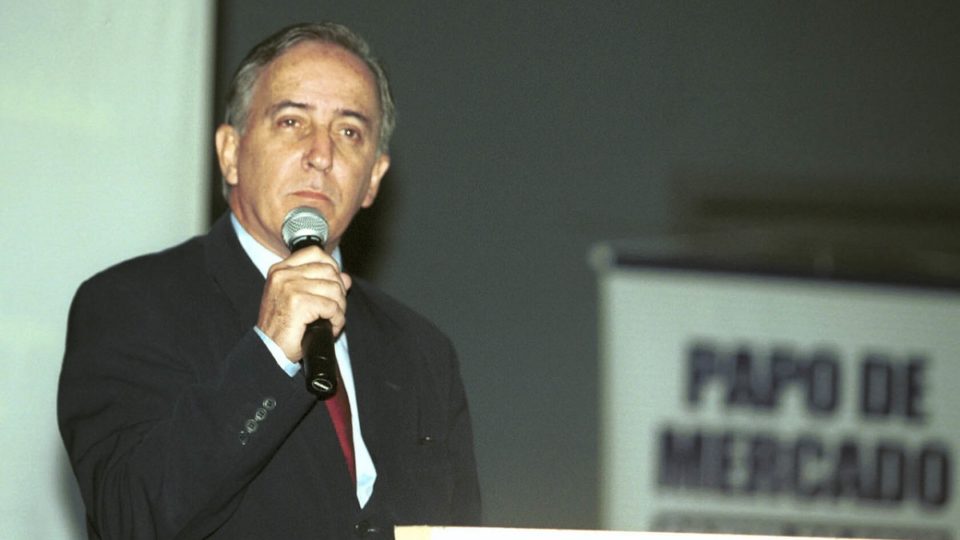 O publicitário Carlos Rogério Florenzano morreu na noite desta quinta-feira (29), em Curitiba.