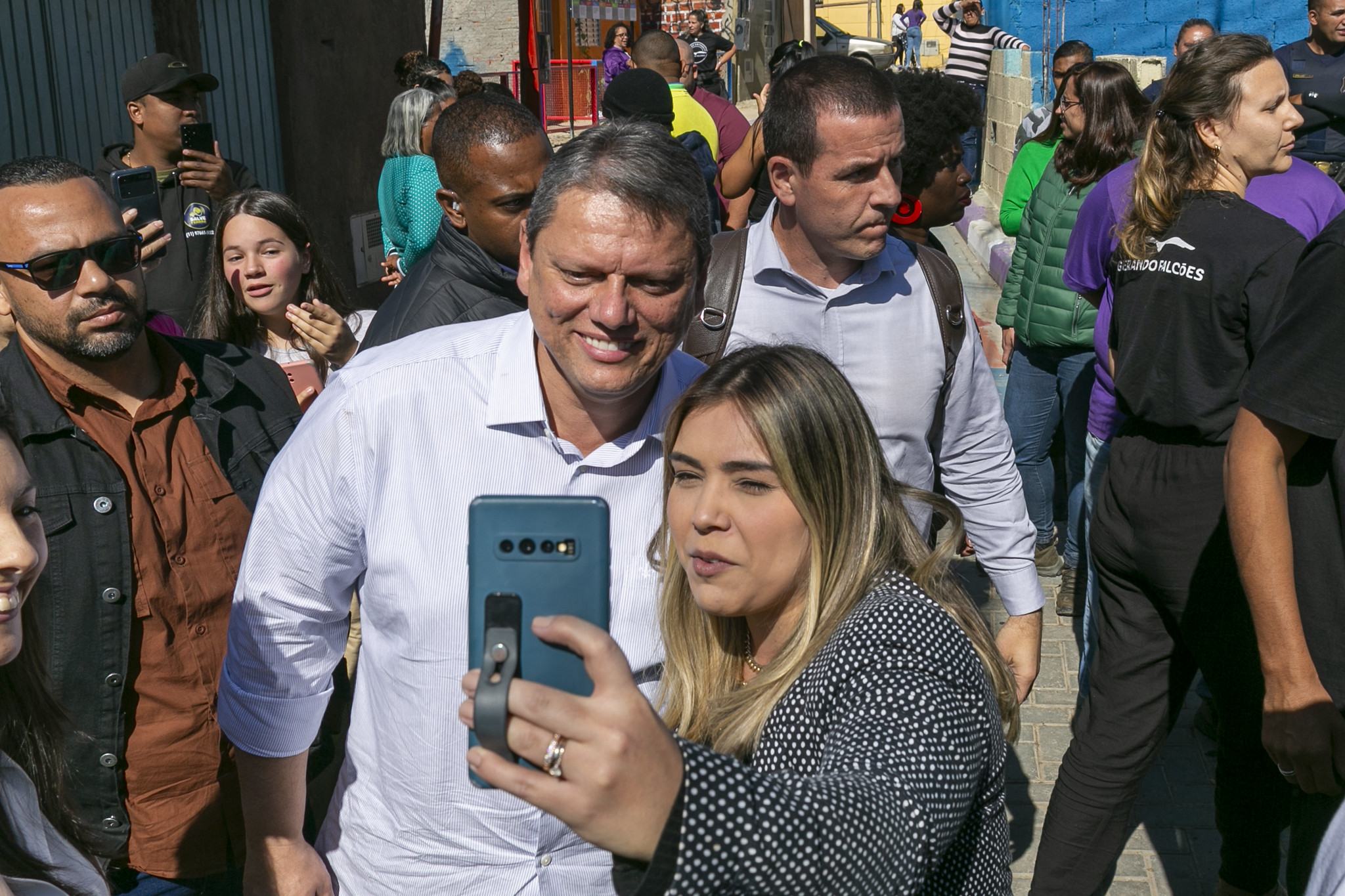 Tarcísio de Freitas em visita à Favela dos Sonhos