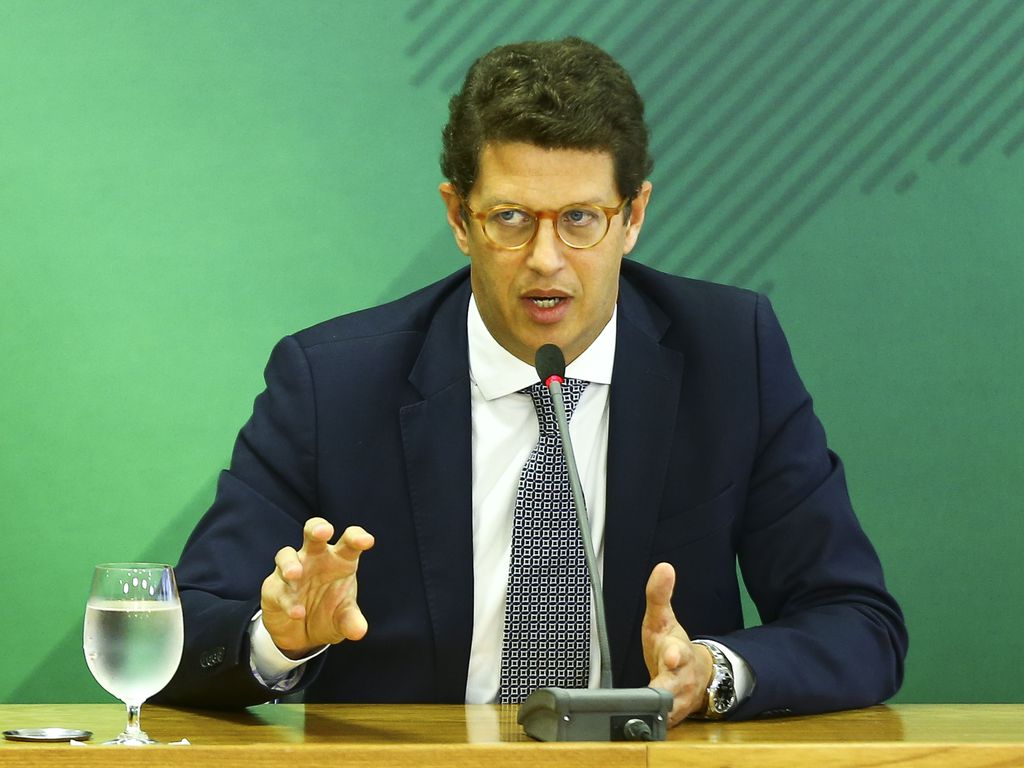 Salles critica secretariado de Tarcísio "quase todo de esquerda"