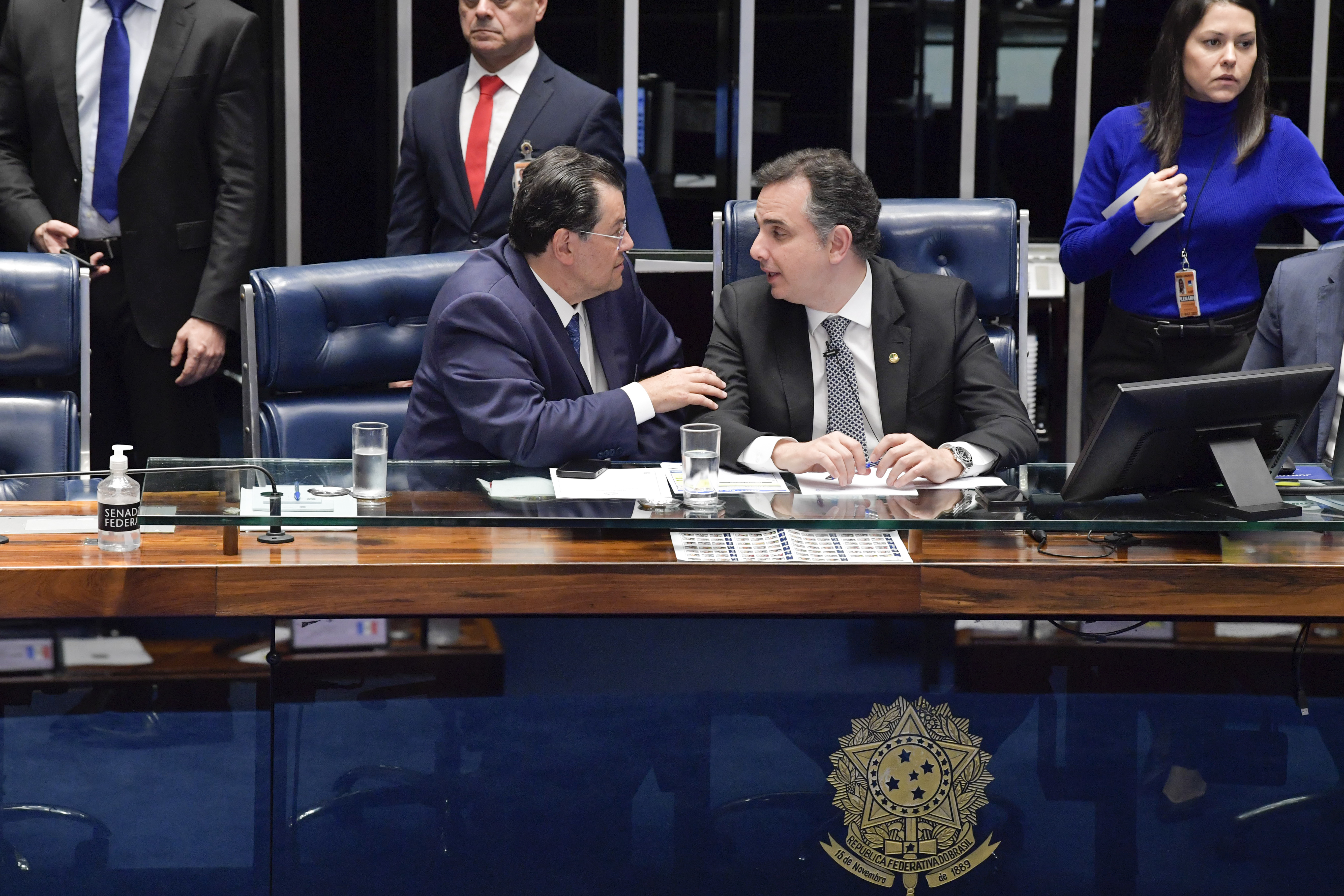 Senador Eduardo Braga (MDB-AM) foi escolhido pelo presidente do Senado, Rodrigo Pacheco (PSD-MG), para relatar a reforma tributária no Senado. Ambos se posicionaram contra o fatiamento do texto.