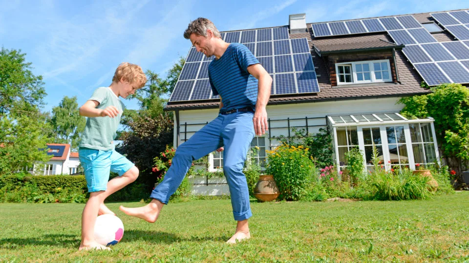 A Premium Solar fornece energia limpa e acessível, que atende a urgência do planeta por práticas mais sustentáveis
