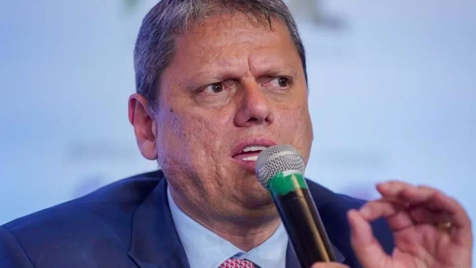 Tarcísio é avaliado como principal líder conservador por parlamentares de direita.