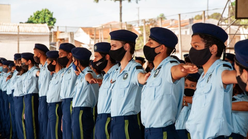 Escolas cívico-militares