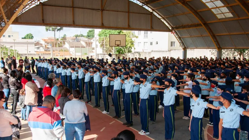 Escolas cívico-militares chegam a 206 unidades no Paraná