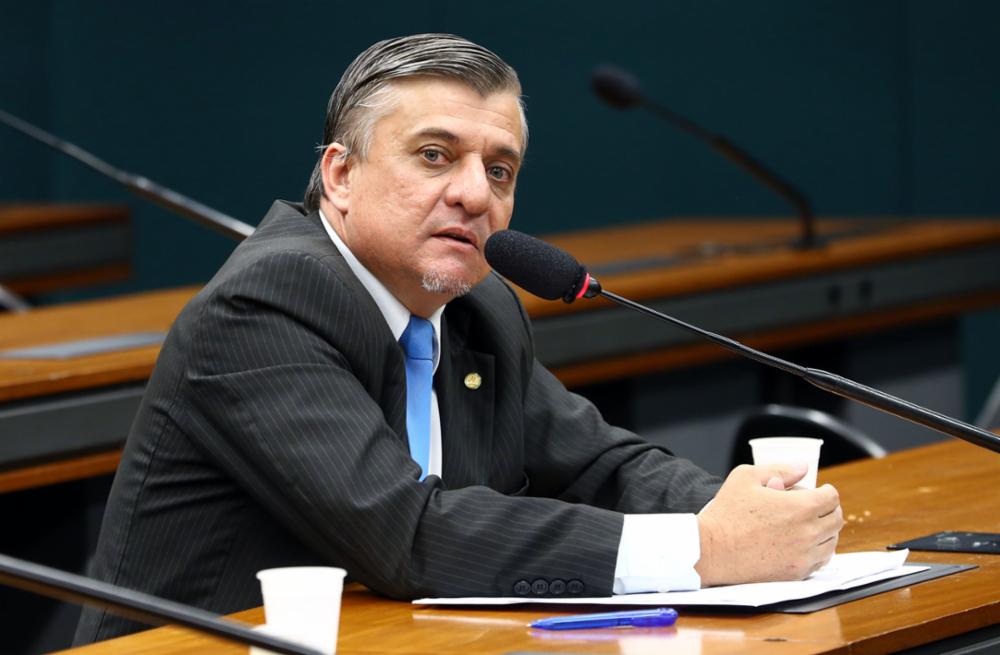 Boca Aberta, filho e esposa são investigados por exigir de assessores pagamento de contas do gabinete e da família