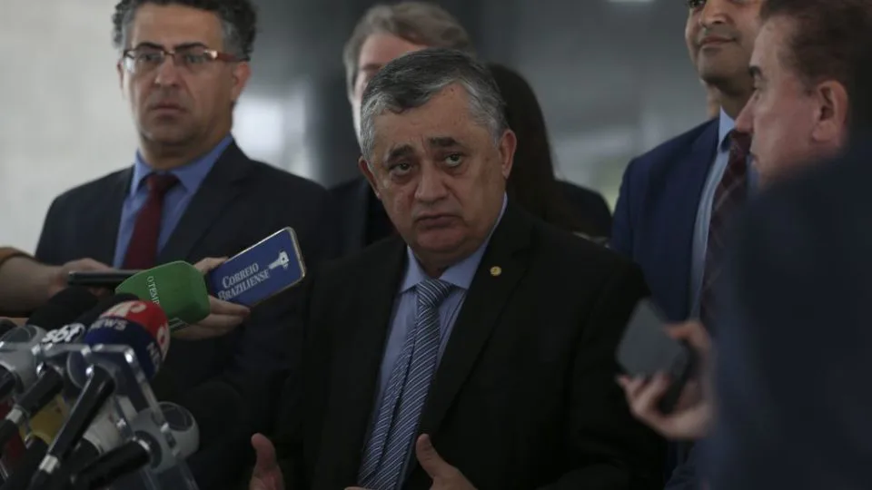 José Guimarães