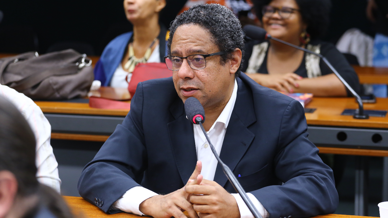 Anatel e conselho sugerido pela OAB estão na mesa de debates. Um dos dois devem ser acrescentados à nova versão do “PL das Fake News”, diz Orlando Silva