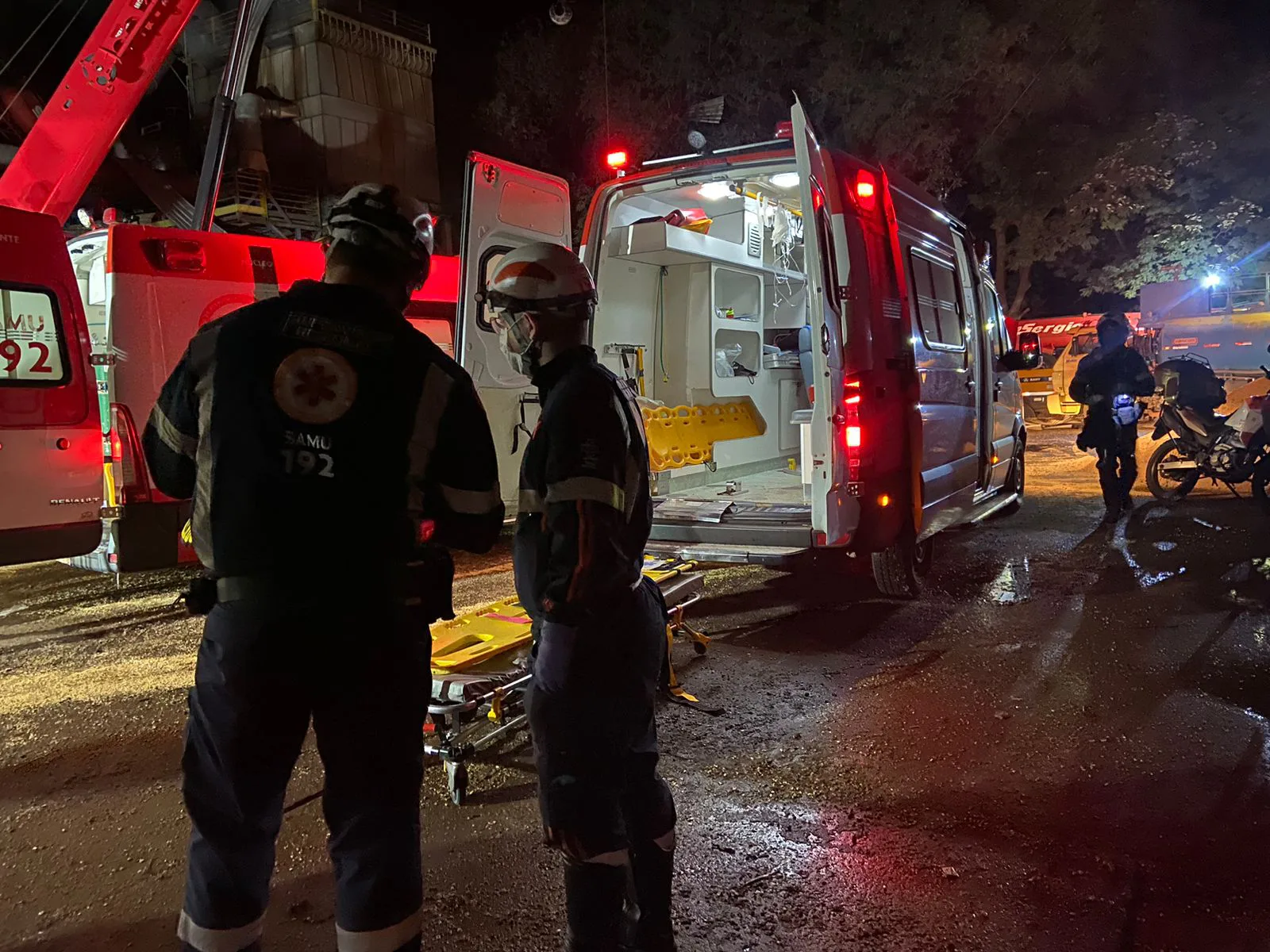 Explosão em cooperativa deixou oito mortos confirmados, até a manhã desta quinta-feira (27)