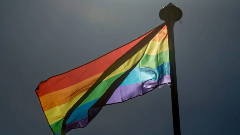 Vereador de Curitiba quer proibir crianças e adolescentes em paradas LGBT
