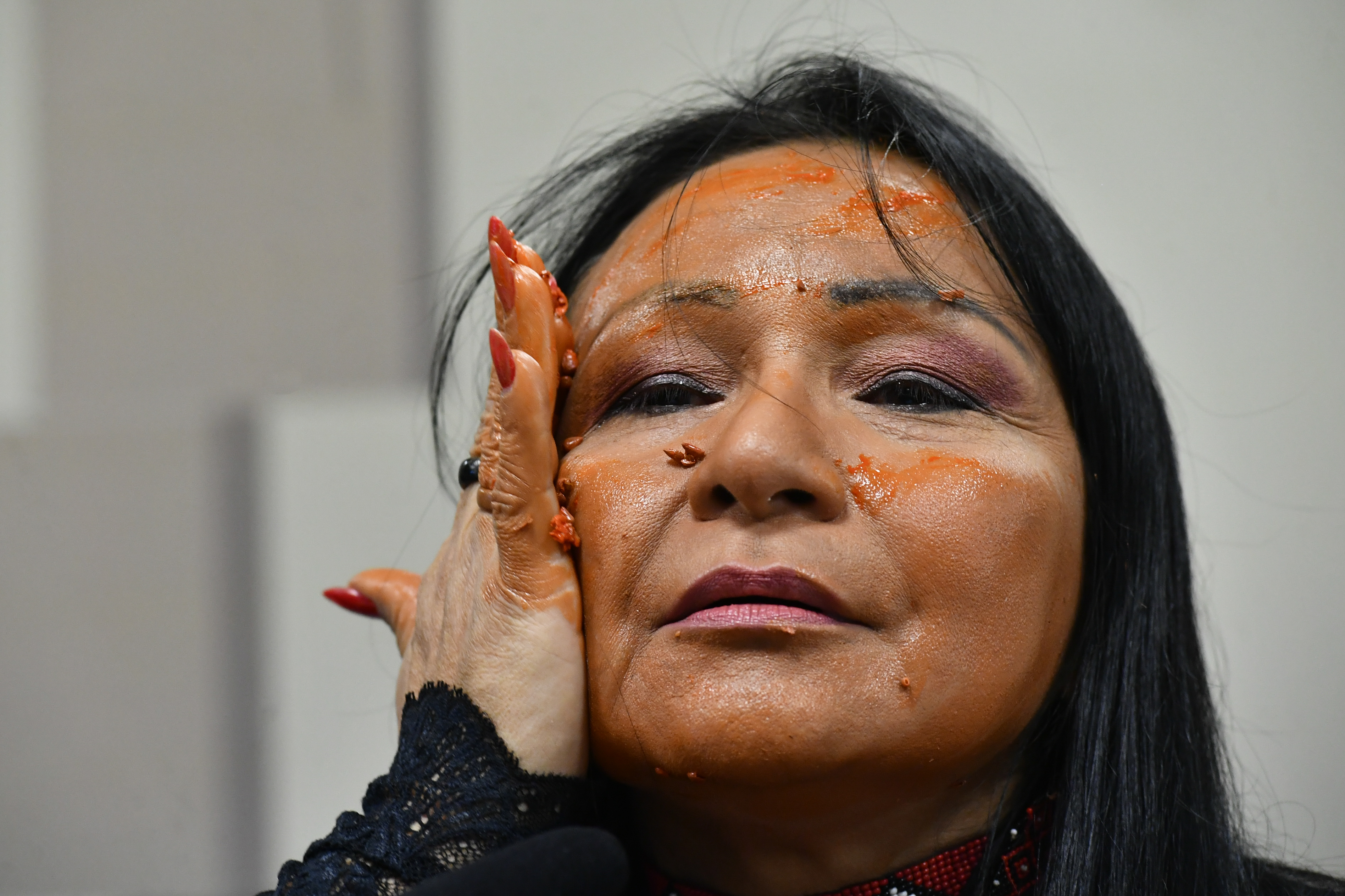 Durante depoimento na CPI das Ongs. deputada Silvia Waiãpi (PL-AP) denunciou venda de cogumelos em sites.