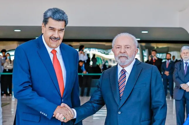 Venezuela e Brasil ratificam “laços de amizade” durante reunião no Suriname