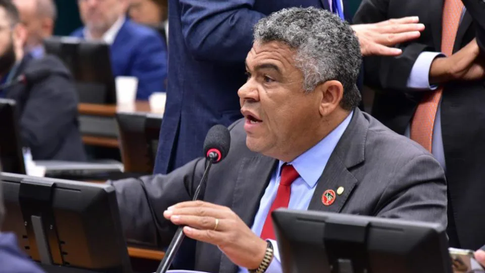 Valmir Assunção é acusado de empregar lideranças do MST que causam terror no sul da Bahia