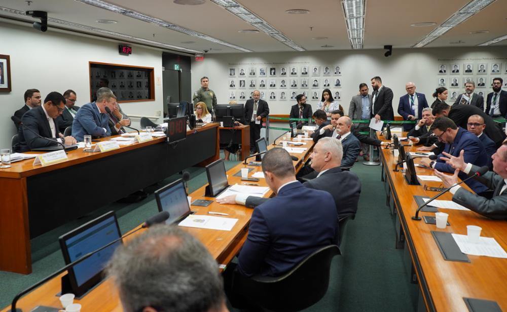 Parlamentares visão dois PDLs no Senado que podem sustar decreto de armas de Lula