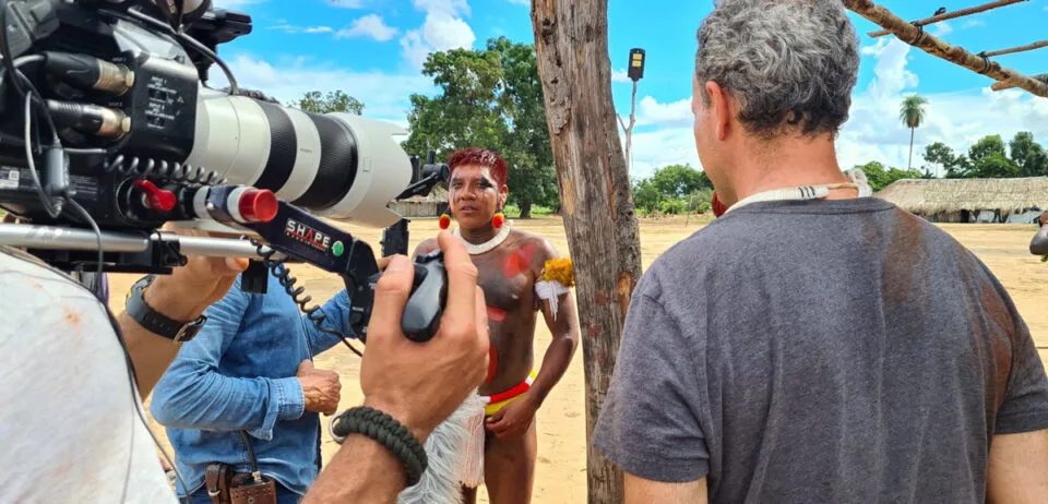 Líder indígena é um dos entrevistados do documentário 'Brasil Novo: Conflitos do Desenvolvimento'.