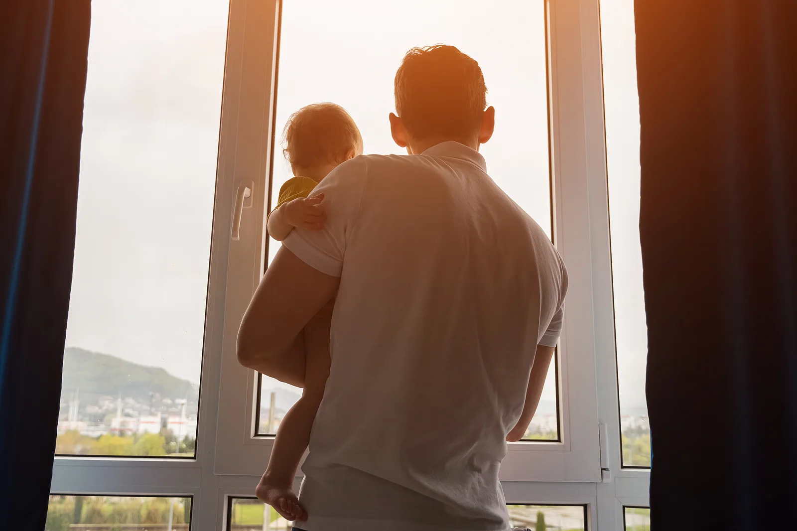 Como pai, sua missão é ser um modelo de comportamento positivo, oferecer suporte emocional e incentivar a autoconfiança e a autoestima do seu filho