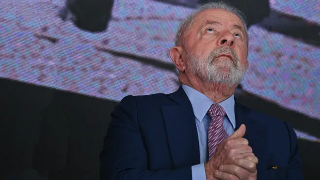 Indecisões e contradições marcam terceiro mandato de Lula