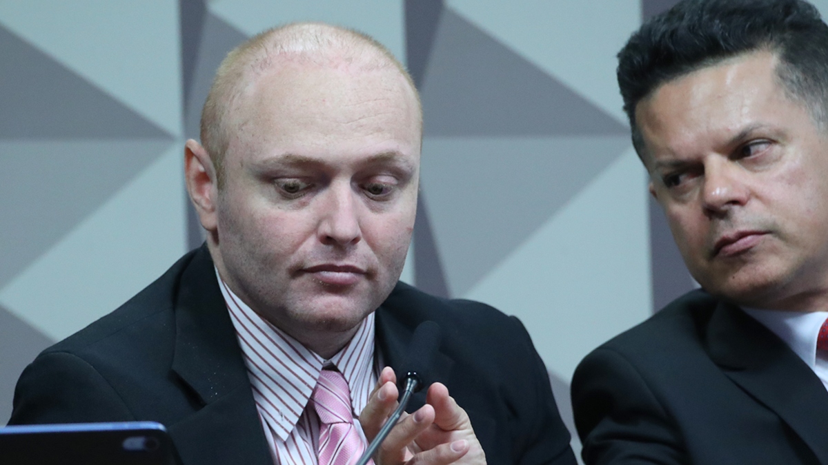 Depoimento do hacker Delgatti, na CPMI do 8 de janeiro, põe em dúvida sua real capacidade