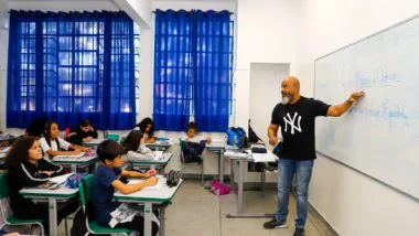 Secretaria da Educação de São Paulo anuncia volta de benefícios aos docentes
