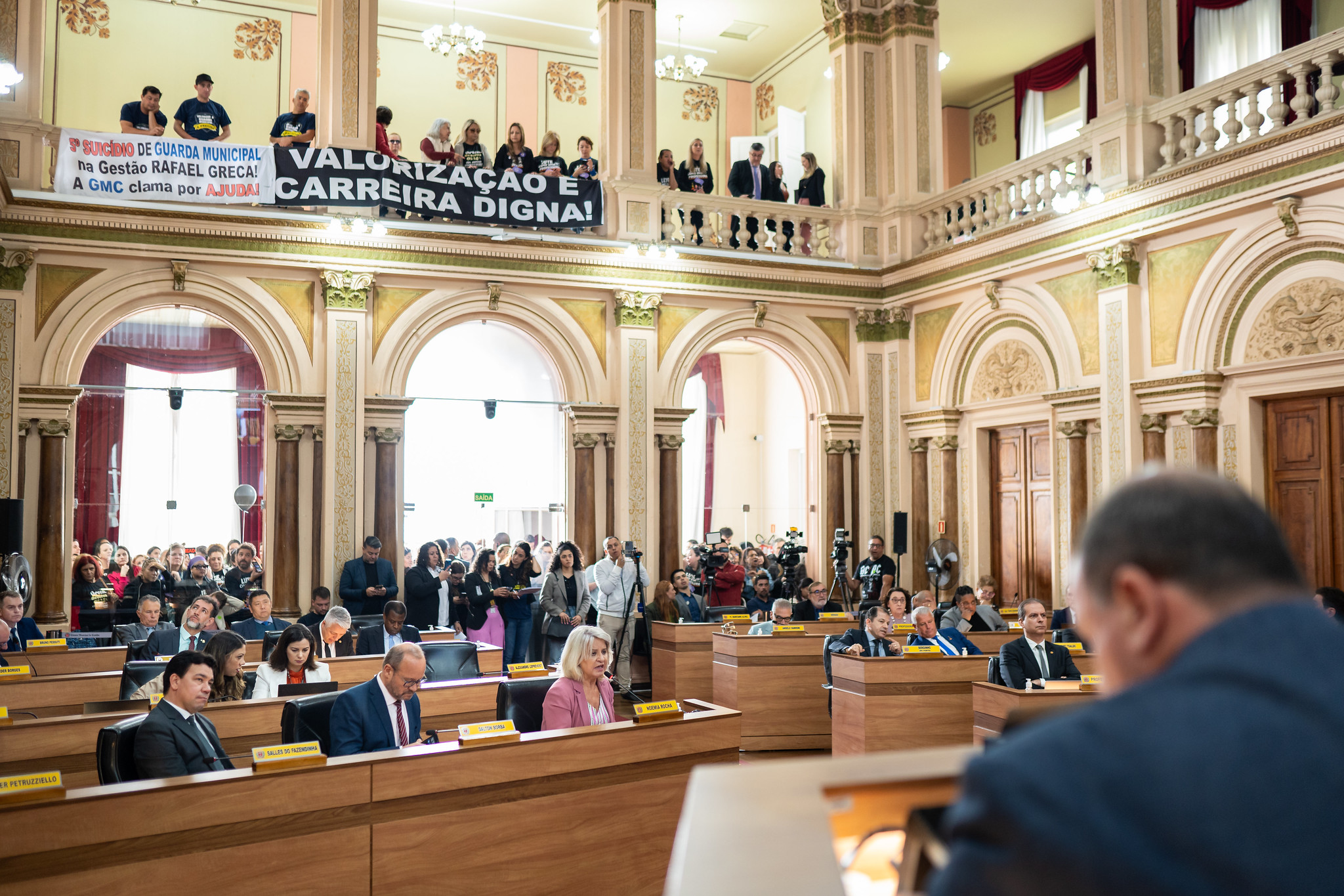 Plano de carreira de servidores de Curitiba passou pela primeira votação na Câmara de Vereadores