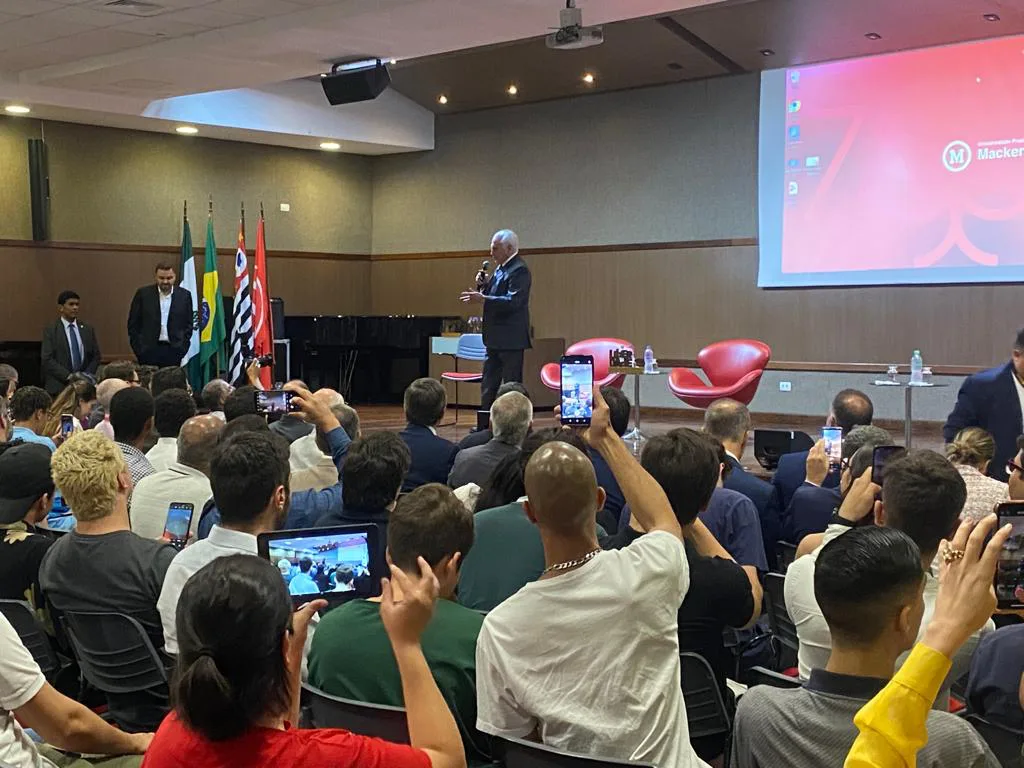 Temer rasga elogios à gestão Tarcísio e diz torcer por Lula pelo bem do Brasil