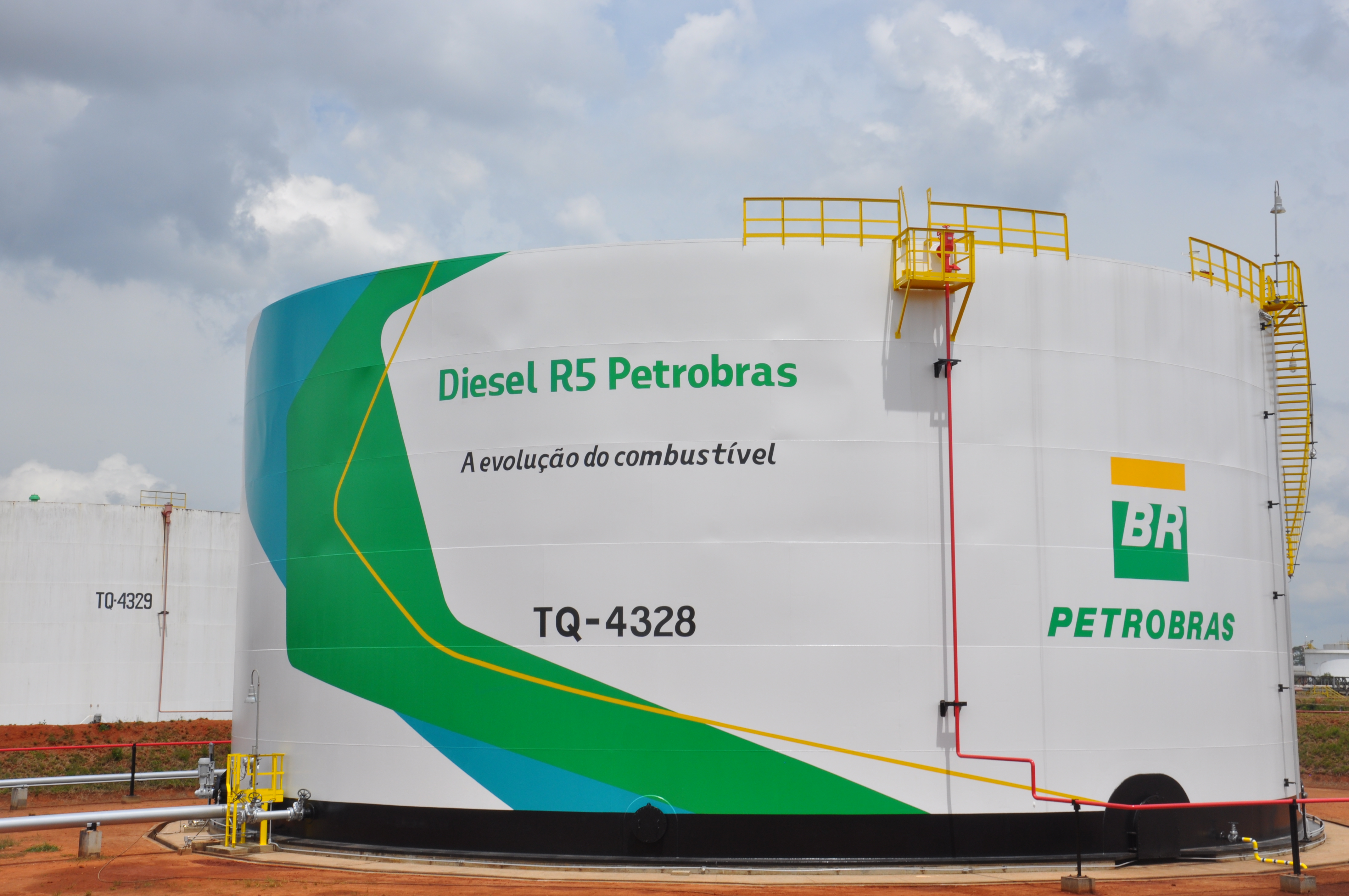 A Petrobras aumentará em 150% a produção do diesel R5 na Refinaria de Araucária (PR)