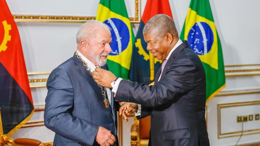 Presidente Lula lança plano conjunto com o governo de Angola para desenvolver ações de agrícola, saúde, turismo e defesa.