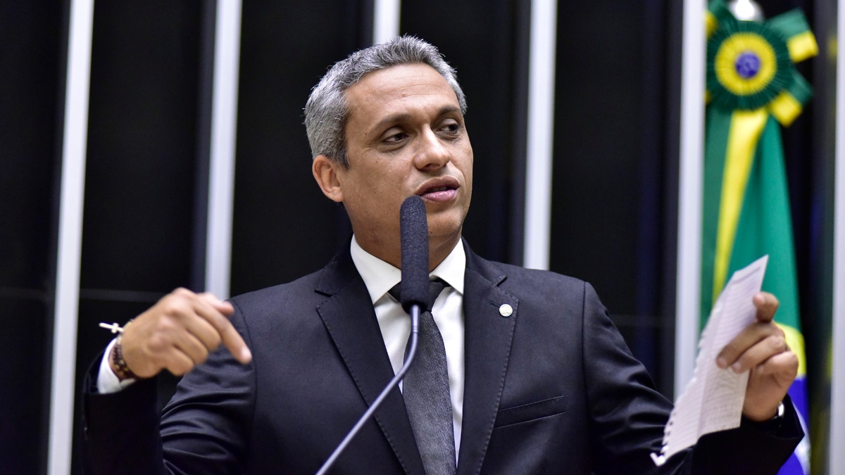 Audiência pedida pelo deputado Gustavo Gayer pretende discutir o encerramento das escolas cívico-militares no país