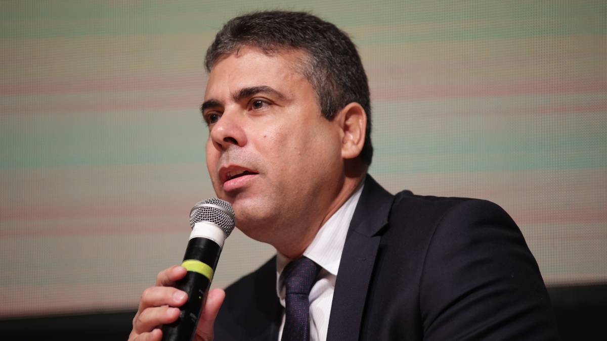 Presidente de federação de auditores fiscais acredita que governo terá dificuldades em passar novas medidas de taxação.