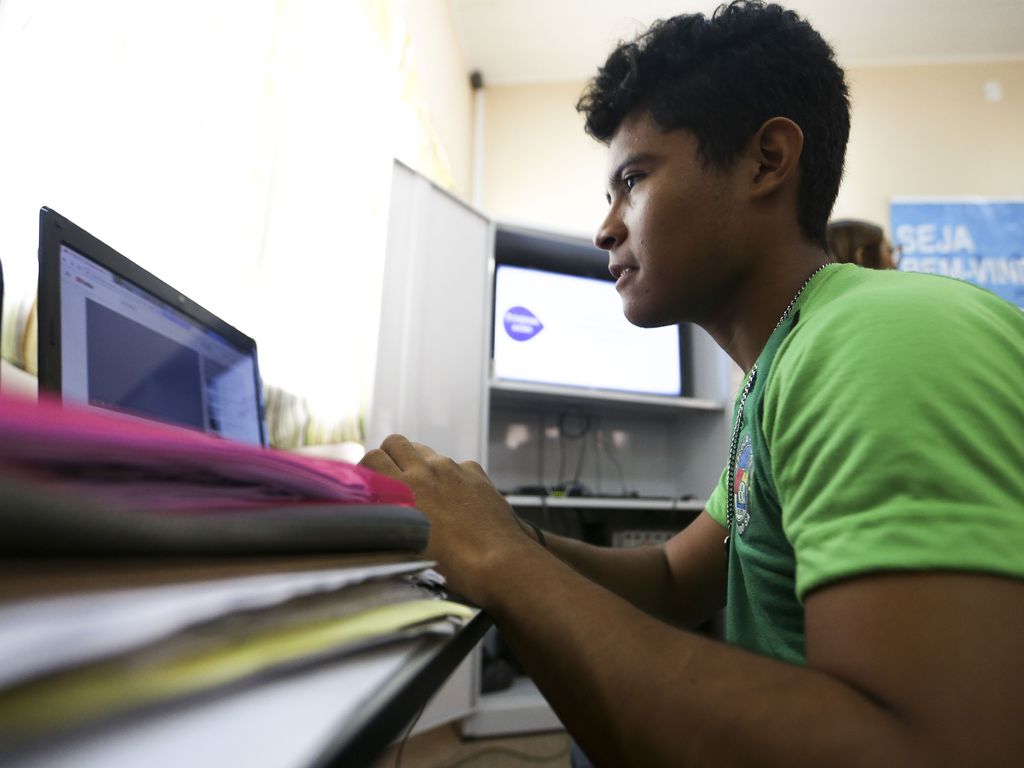 Enquanto as entidades de educação se dividem ao discutirem o Novo Ensino Médio, Pernambuco saiu à frente e, desde 2007, a sua nota no IDEB de ensino médio tem sido alavancada