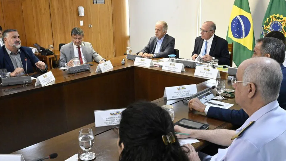 Em resposta as críticas, Alckmin convoca ministros para falar do RS