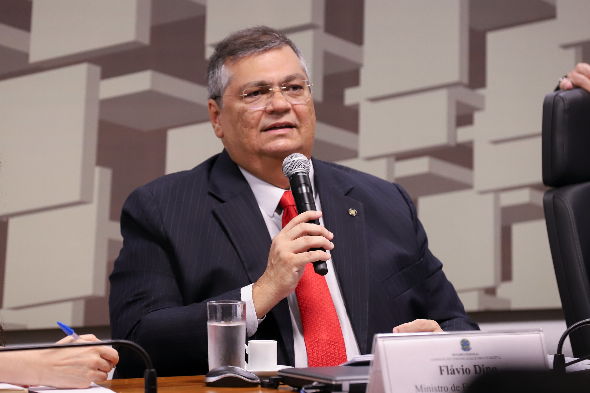Ministro Flávio Dino tem evitado comentar o envio de informações falsas e contra-atacado parlamentares que o acusam da medida