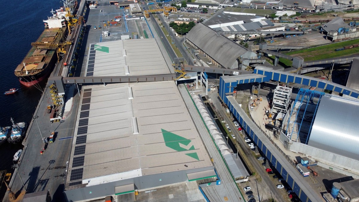 Com uso de energia solar, estimativa é evitar a emissão de 11,5 toneladas de CO2 por ano, com uma economia de R$ 100 mil.