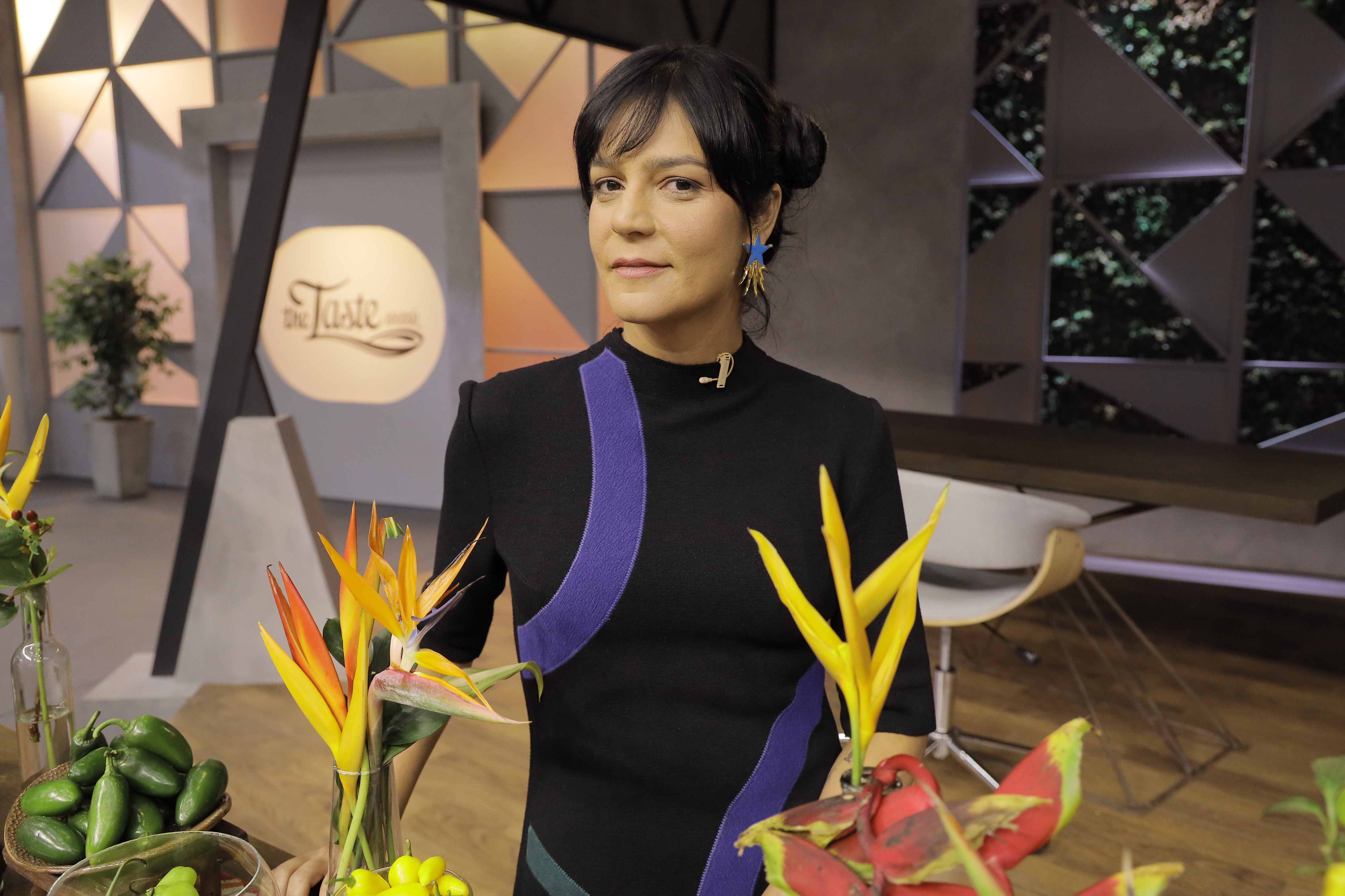 Manu Buffara é jurada na sexta temporada do reality The Taste Brasil.