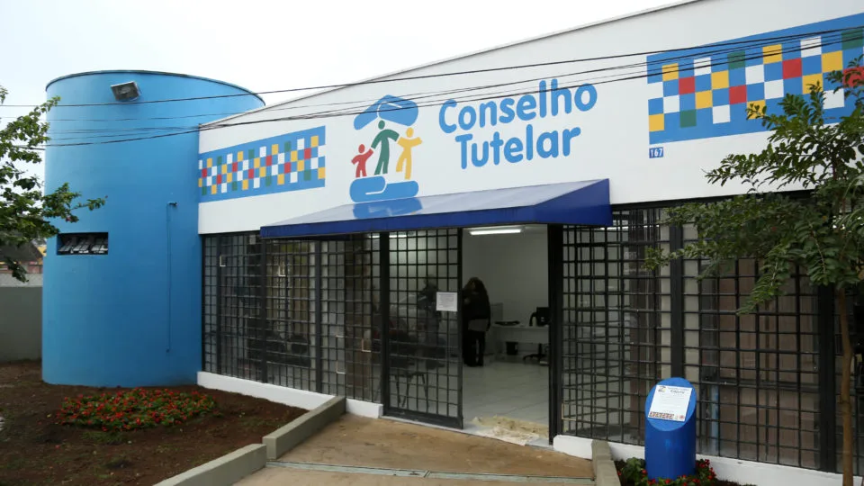 Em Curitiba, conservadores se articulam pelo grupo "Tias do Zap", com representantes em Santa Catarina.